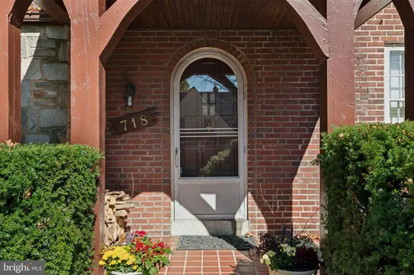 718 E LAKE AVE, Baltimore, MD 21212