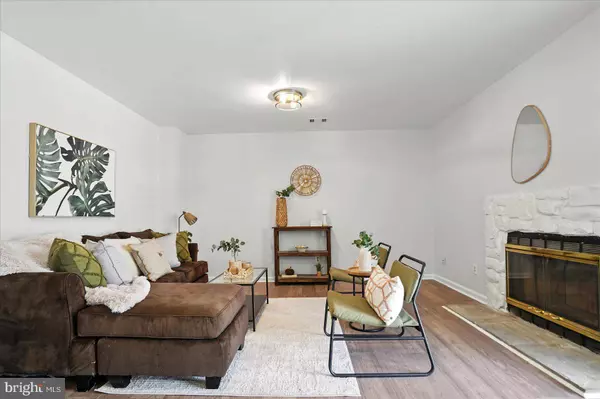 7020 STORCH LN, Lanham, MD 20706