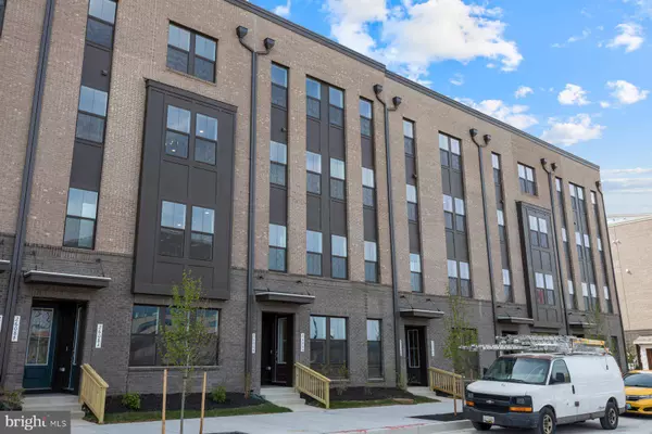 2606 PENINSULA DR, Baltimore, MD 21230