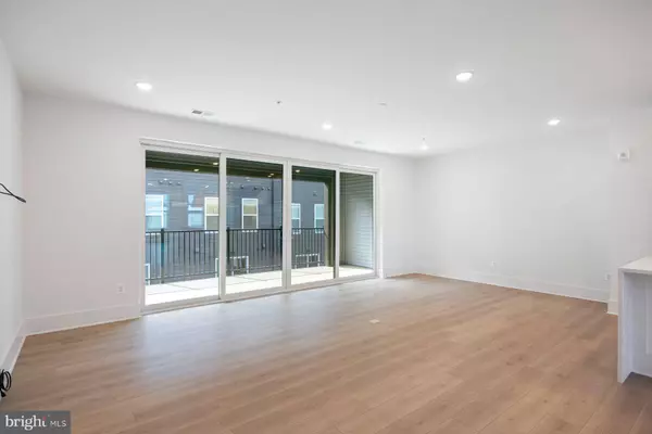 2606 PENINSULA DR, Baltimore, MD 21230