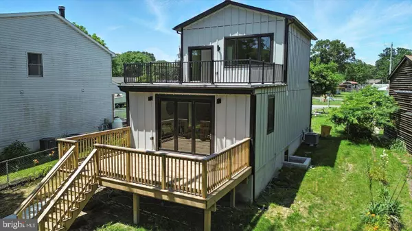 1328 EDNA RD, Pasadena, MD 21122