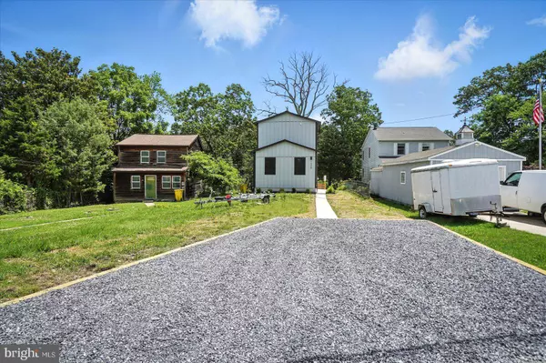 1328 EDNA RD, Pasadena, MD 21122