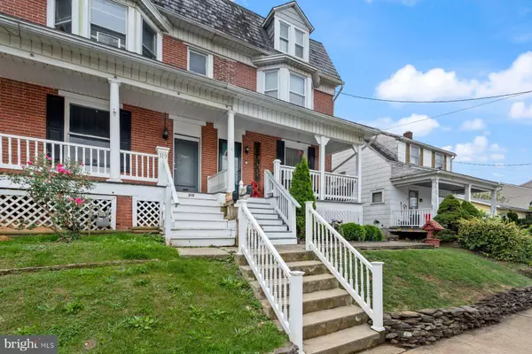 321 ATLANTIC AVE, Red Lion, PA 17356