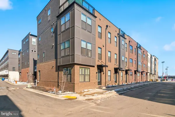 100 GLASS LN, Baltimore, MD 21230