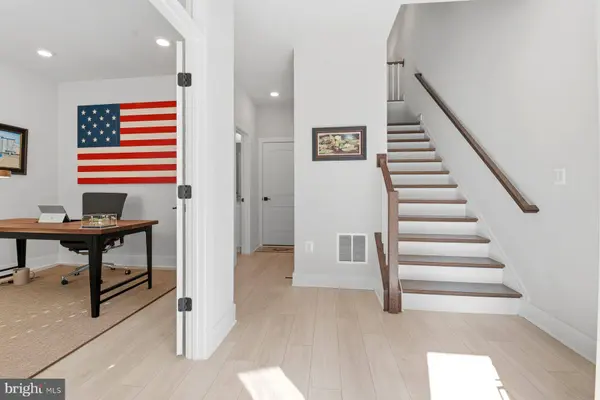 100 GLASS LN, Baltimore, MD 21230