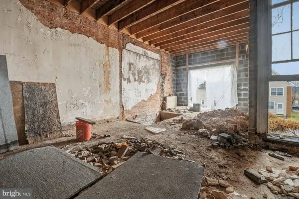 833 EDMONDSON AVE, Baltimore, MD 21201