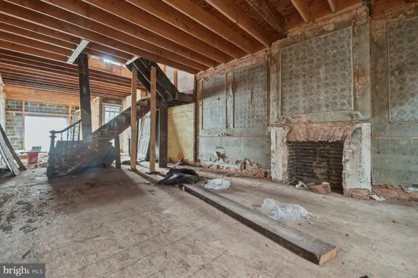 833 EDMONDSON AVE, Baltimore, MD 21201