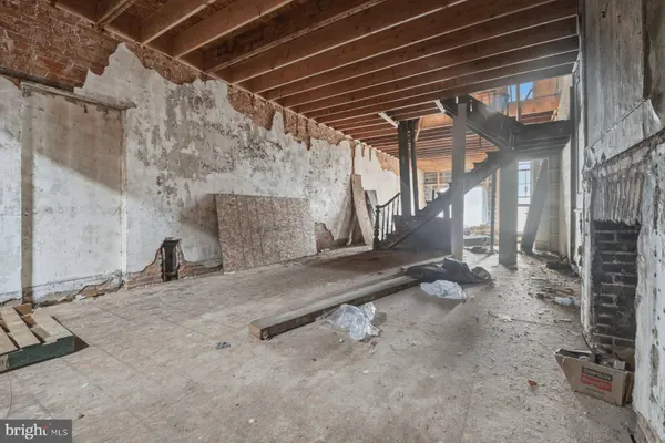 833 EDMONDSON AVE, Baltimore, MD 21201