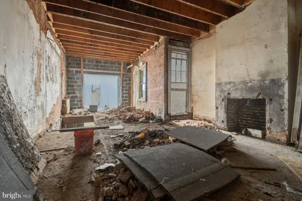 833 EDMONDSON AVE, Baltimore, MD 21201