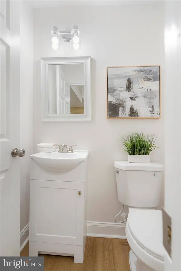 832 WILDWOOD PKWY, Baltimore, MD 21229