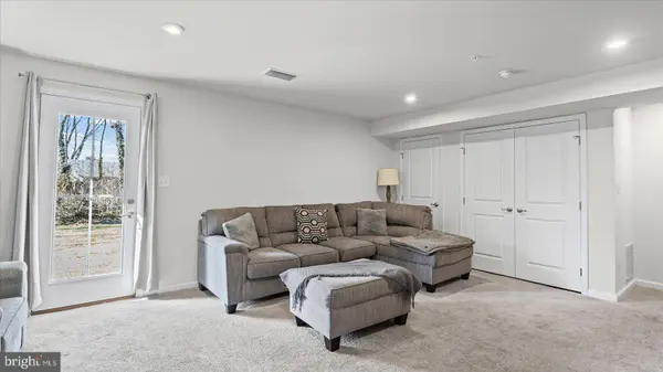 564 KATHERINE AVE, Baltimore, MD 21221