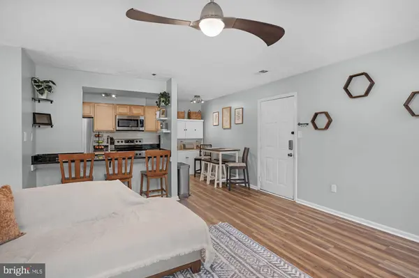 6420 GREEN FIELD RD #802, Elkridge, MD 21075