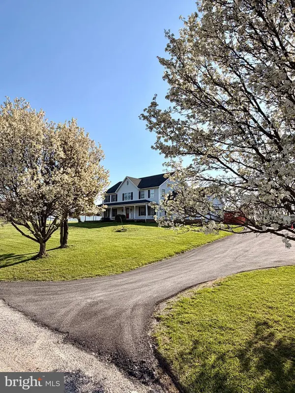 65 WATTERS RD, New Park, PA 17352