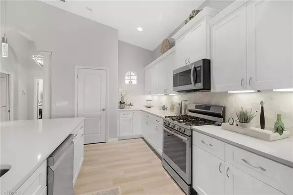 10304 Porto Romano DR, Miromar Lakes, FL 33913