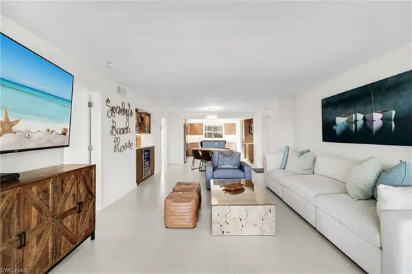 9486 Gulf Shore DR #A101, Naples, FL 34108