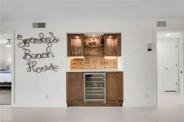 9486 Gulf Shore DR #A101, Naples, FL 34108