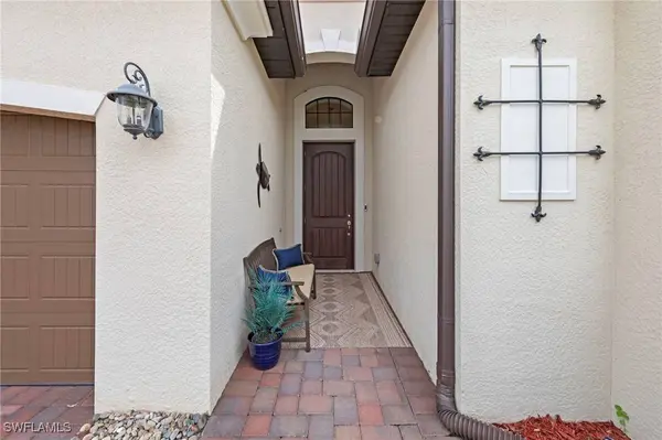 28009 Foxrock CT, Bonita Springs, FL 34135