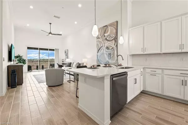 11801 Venetian Lagoon DR #203, Fort Myers, FL 33913