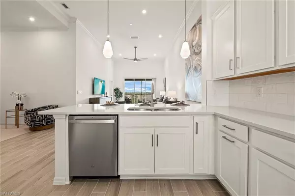 11801 Venetian Lagoon DR #203, Fort Myers, FL 33913