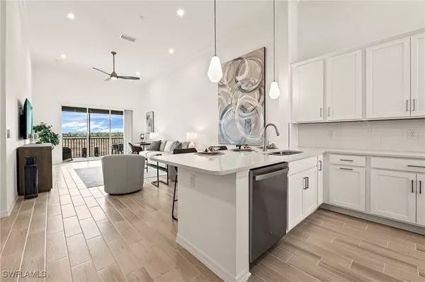 11801 Venetian Lagoon DR #203, Fort Myers, FL 33913