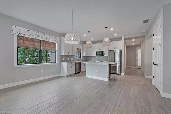 12381 Canal Grande DR, Fort Myers, FL 33913