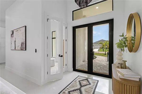 1923 SW 27th TER, Cape Coral, FL 33914