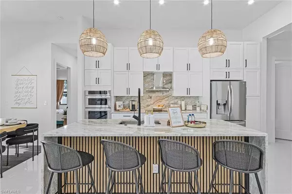 1923 SW 27th TER, Cape Coral, FL 33914