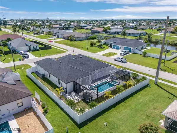 1923 SW 27th TER, Cape Coral, FL 33914