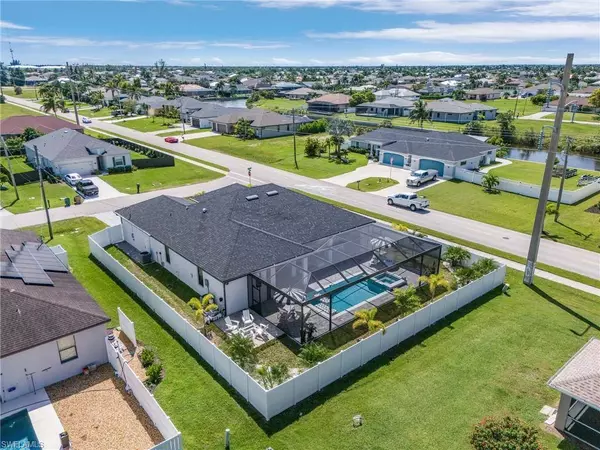 1923 SW 27th TER, Cape Coral, FL 33914