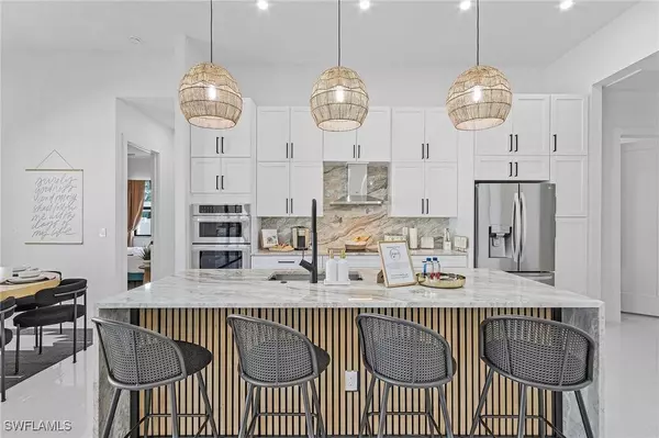 1923 SW 27th TER, Cape Coral, FL 33914