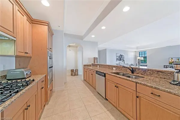 10723 Mirasol DR #310, Miromar Lakes, FL 33913