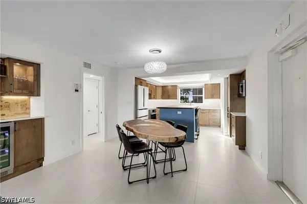 9486 Gulf Shore DR #A101, Naples, FL 34108