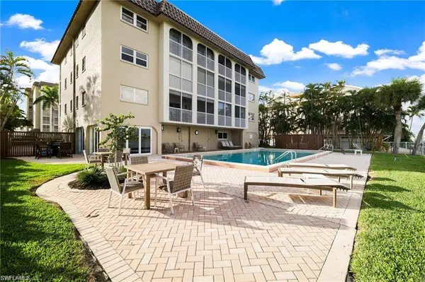 9486 Gulf Shore DR #A101, Naples, FL 34108