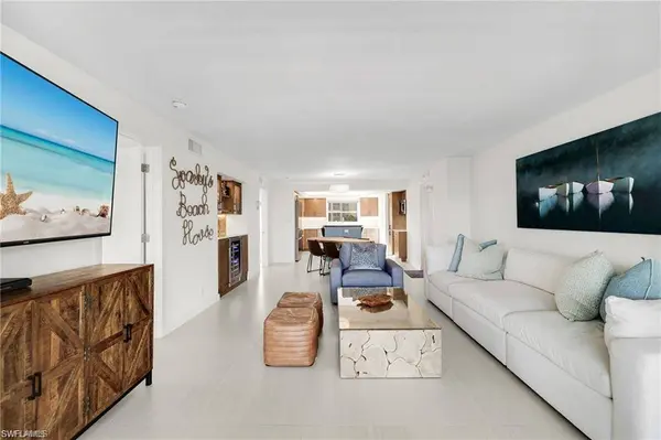 9486 Gulf Shore DR #A101, Naples, FL 34108