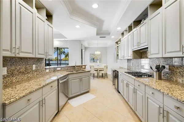 10731 Mirasol DR #205, Miromar Lakes, FL 33913