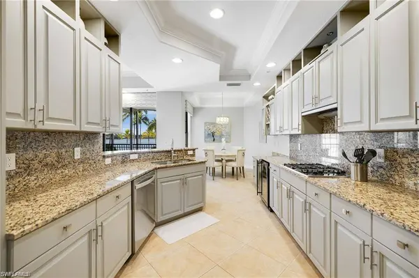 10731 Mirasol DR #205, Miromar Lakes, FL 33913