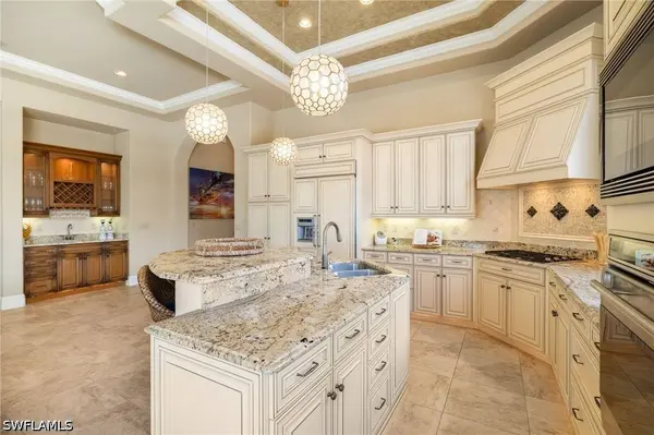 11777 Via Savona CT, Miromar Lakes, FL 33913