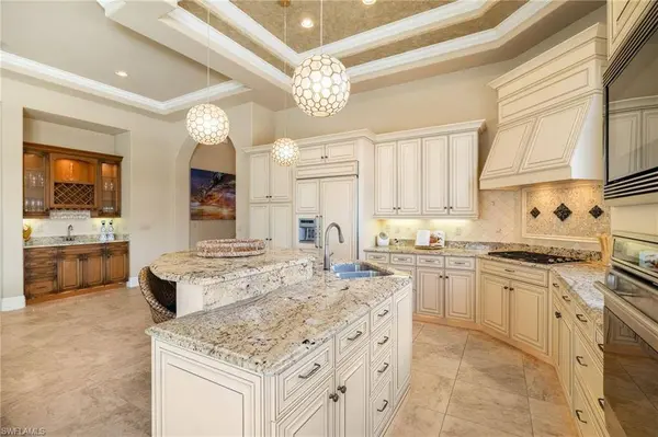 11777 Via Savona CT, Miromar Lakes, FL 33913