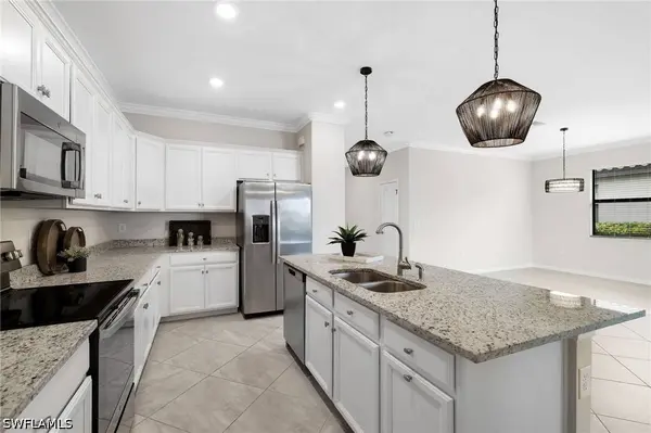 19752 The Place BLVD, Estero, FL 33928