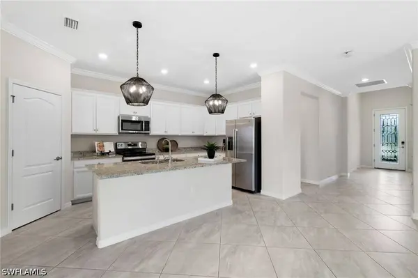 19752 The Place BLVD, Estero, FL 33928