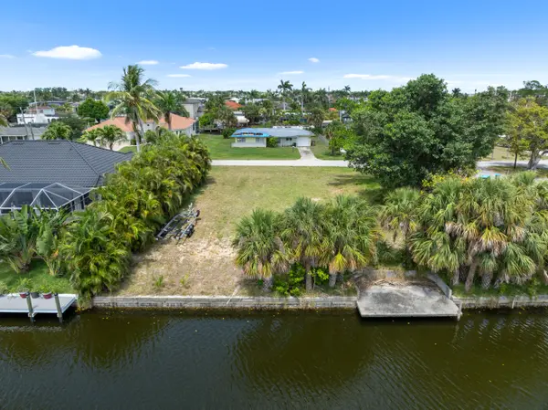 5115 Manor Ct, Cape Coral, FL 33904-5628