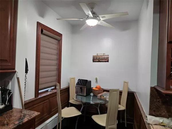 183 N Cottage ST, North Valley Stream, NY 11580