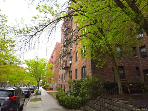 102-18 64th AVE #2X, Forest Hills, NY 11375