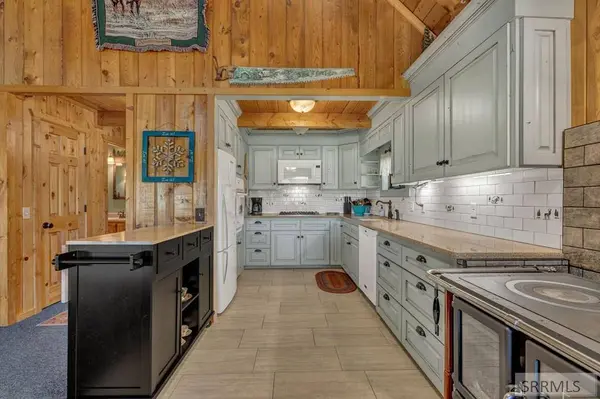4013 Muskrat Street, Island Park, ID 83429