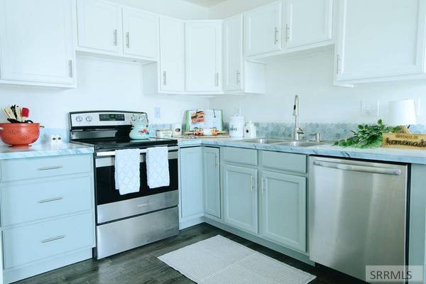 3532 Greenfield Drive, Ammon, ID 83406