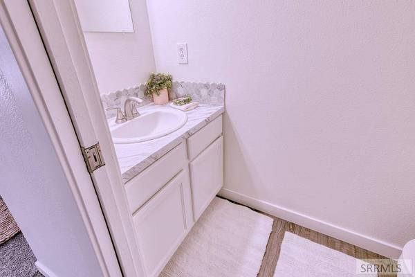 3532 Greenfield Drive, Ammon, ID 83406