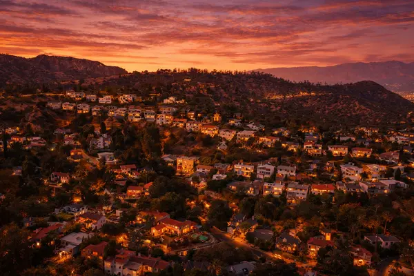 The Oaks of Los Feliz Neighborhood Guide (Luxury Homes & Lifestyle)
