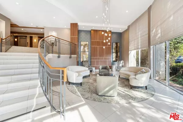 836 S Bundy DR #300, Los Angeles, CA 90049