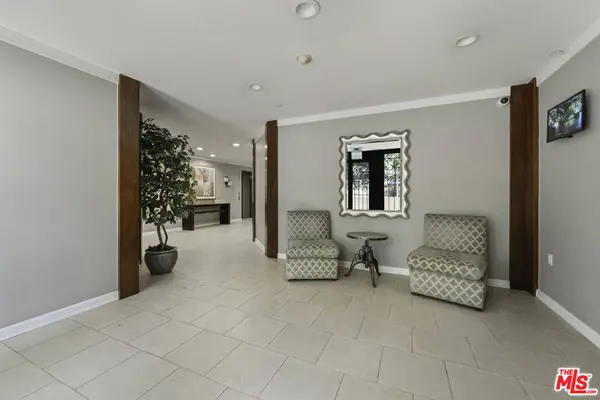 1820 Benecia AVE #402, Los Angeles, CA 90025