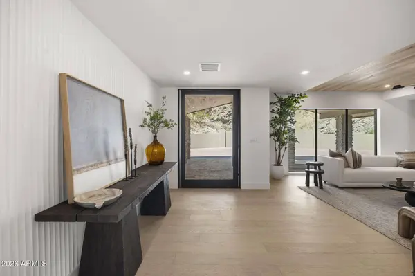3500 E LINCOLN Drive #26, Phoenix, AZ 85018